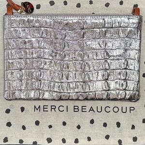 Clare v. Flat Clutch with Tabs